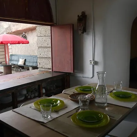 Holiday home Eco Holidays Cave House Justine