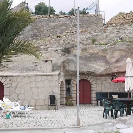 Eco Holidays Cave House Justine Ferienhaus *