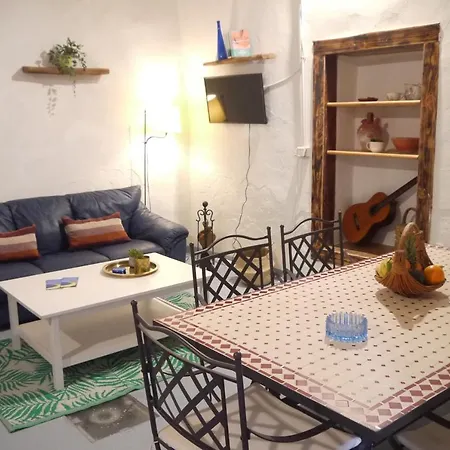 Eco Holidays Cave House Justine Ferienhaus *